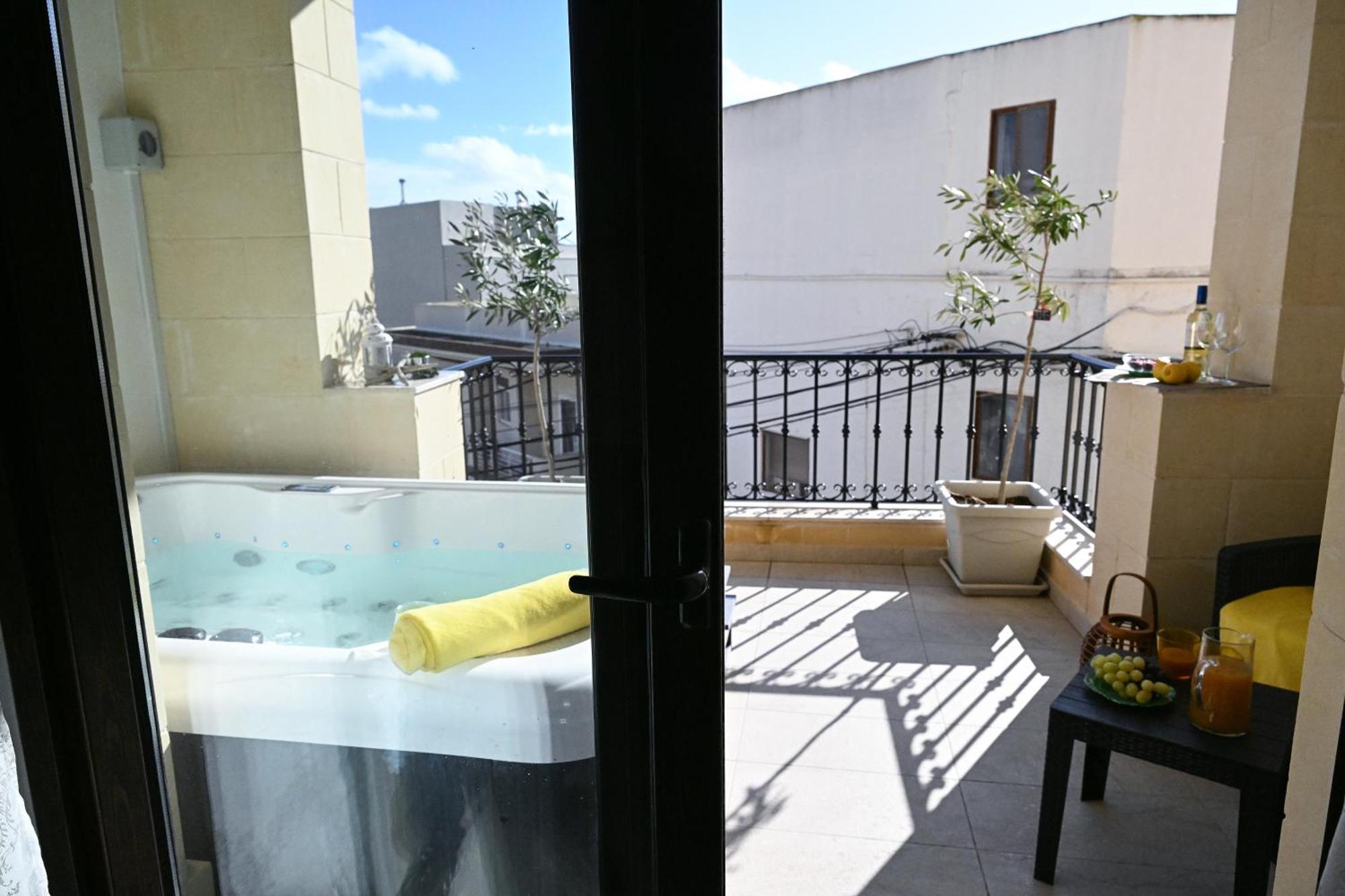 Fl 1 Ta'Lonza Luxury With Hot Tub By Homely Mellieha Exterior photo